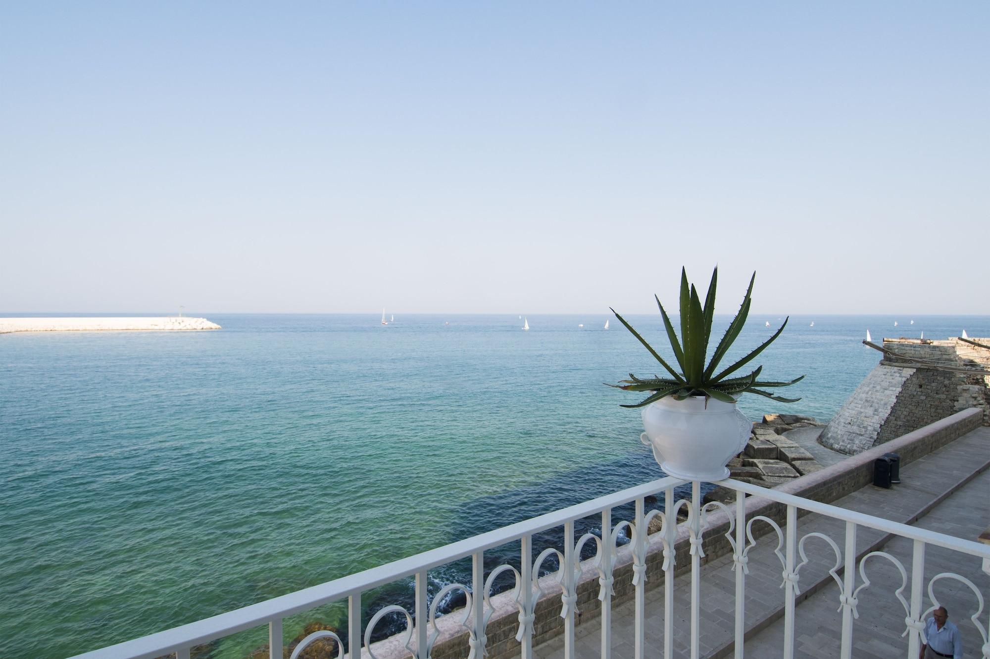 Hotel Don Ferrante Monopoli Exterior photo